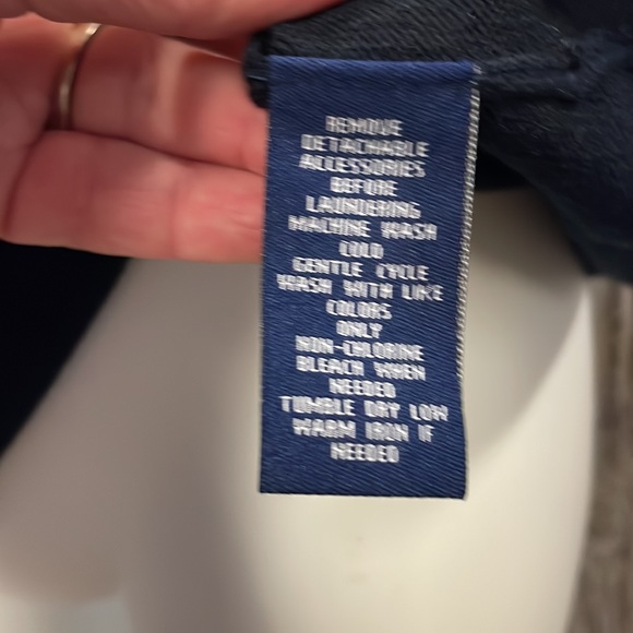 Blue Halter top attached with gold necklace. BRAND: Chaps. SIZE: XL - Picture 4 of 6